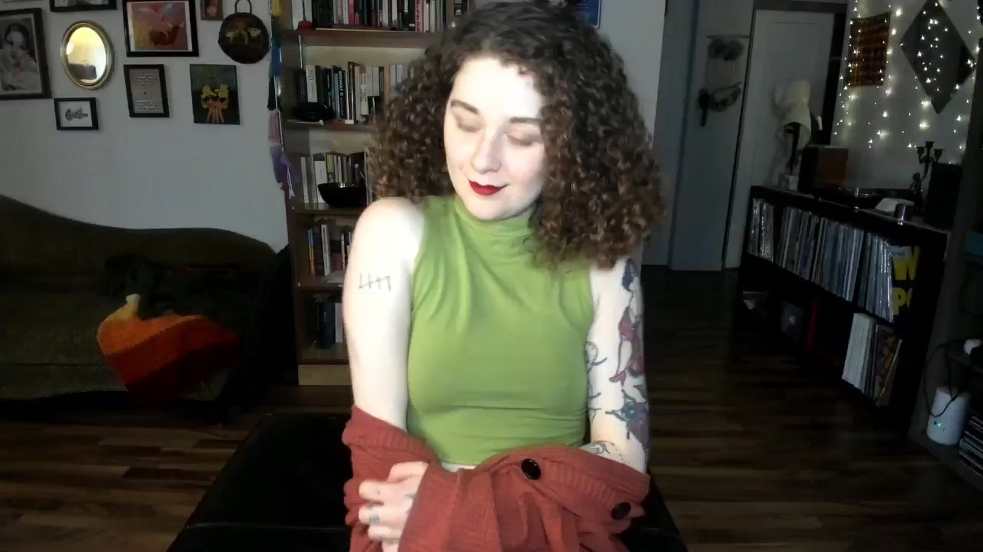 Gallery image thumbnail from PeachyQueen_'s myfreecams stream on, 02/05/2025, 21:50 image 2 of 20
