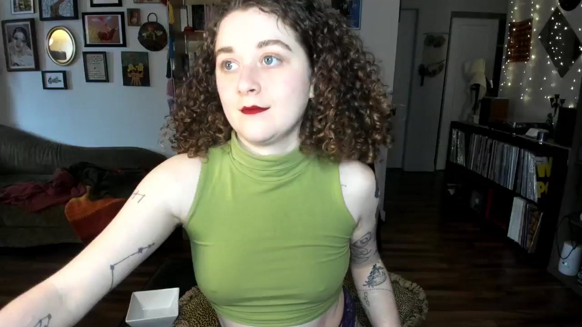 Gallery image thumbnail from PeachyQueen_'s myfreecams stream on, 02/05/2025, 21:50 image 9 of 20