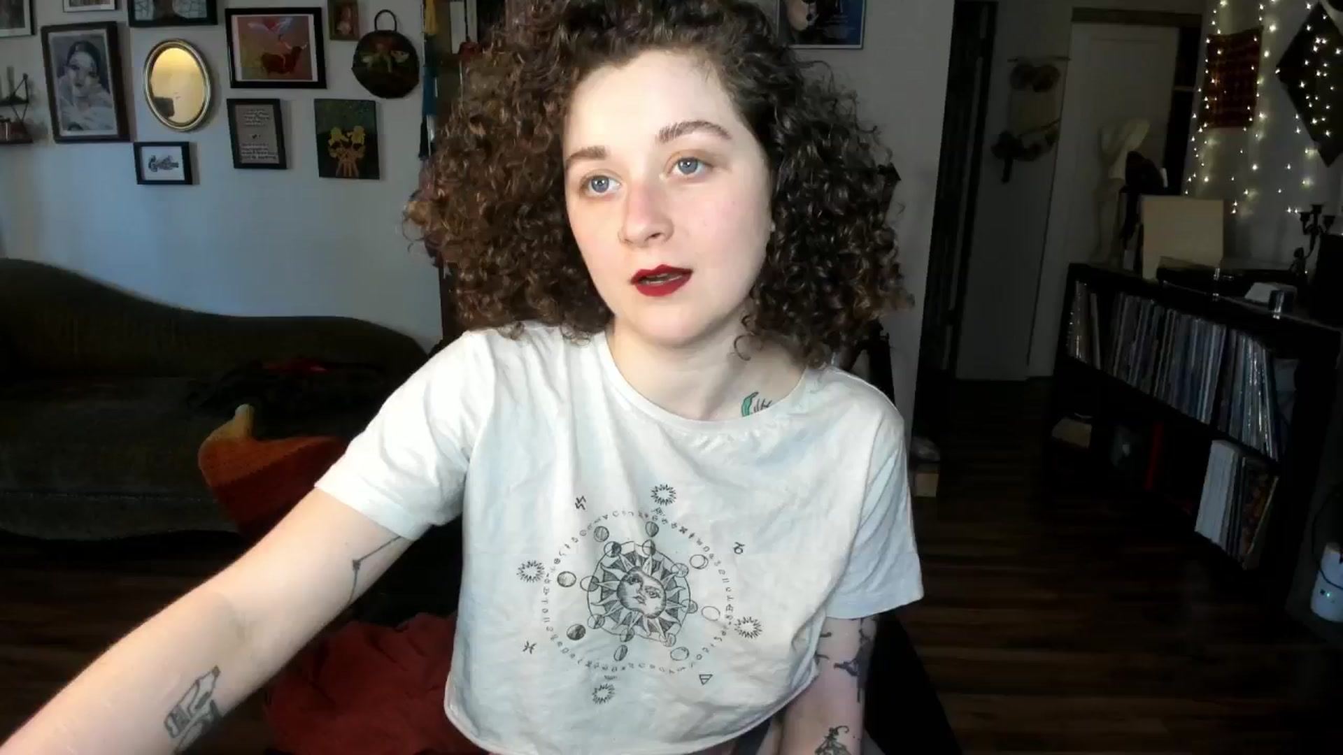 Gallery image thumbnail from PeachyQueen_'s myfreecams stream on, 02/06/2025, 20:26 image 17 of 20
