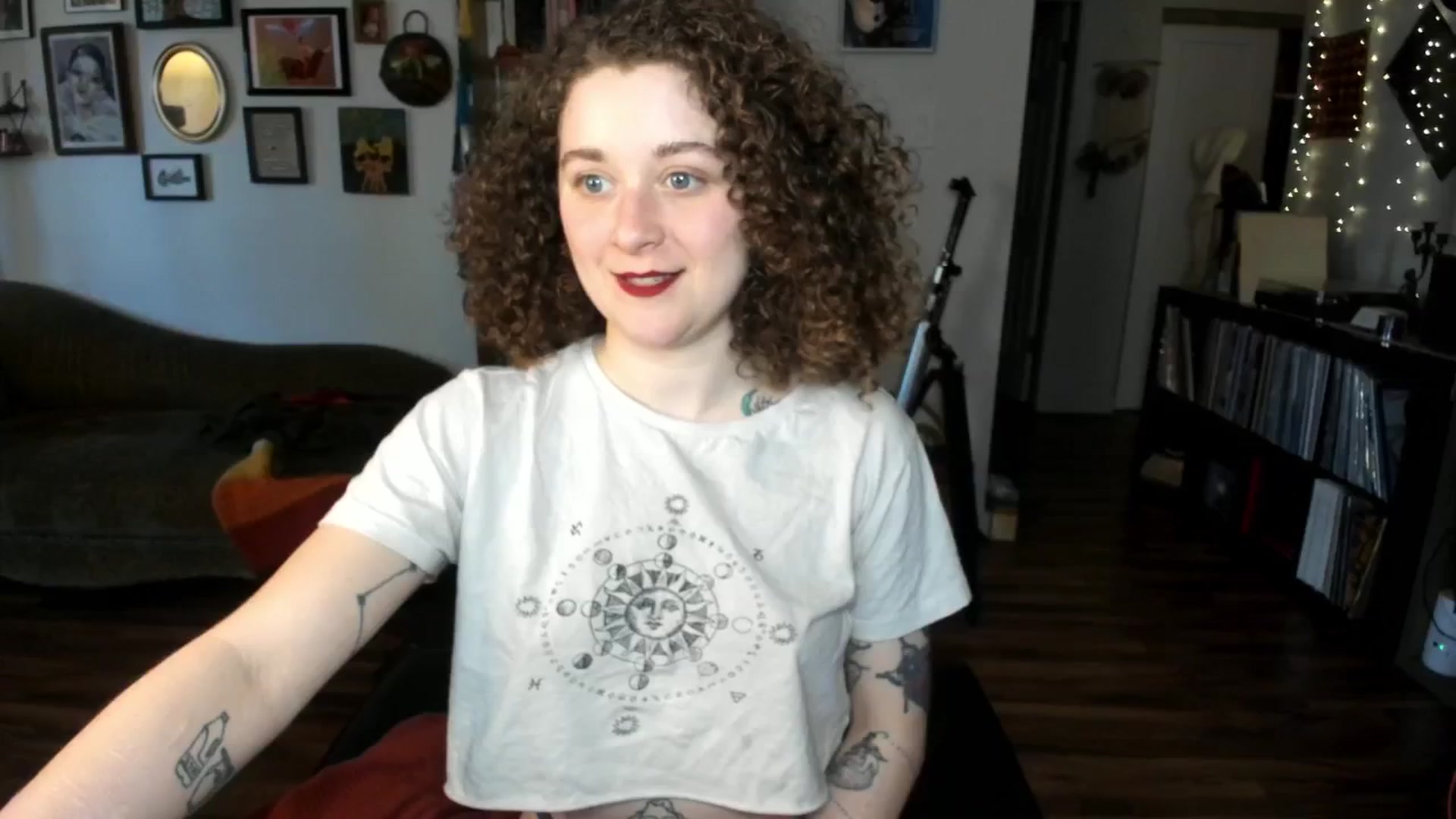 Gallery image thumbnail from PeachyQueen_'s myfreecams stream on, 02/06/2025, 21:00 image 5 of 20