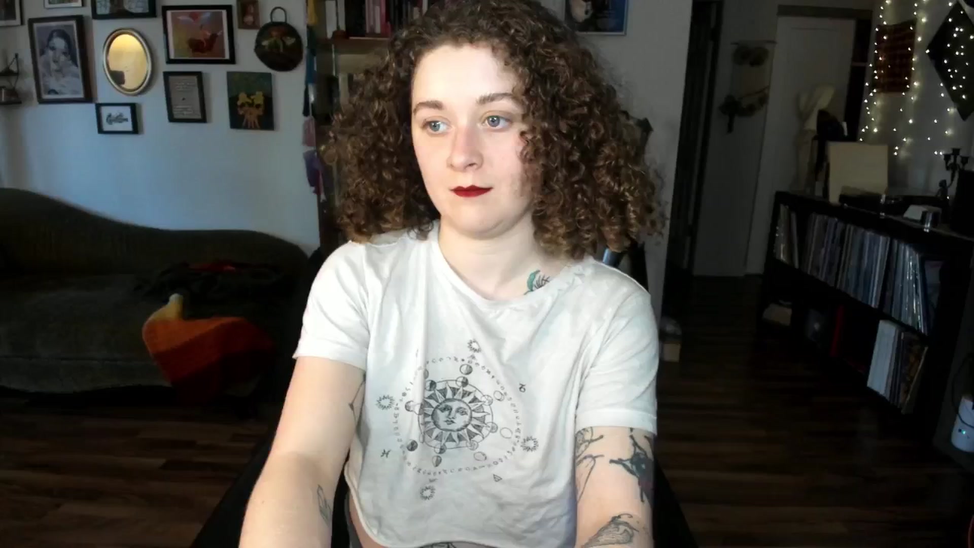 Gallery image thumbnail from PeachyQueen_'s myfreecams stream on, 02/06/2025, 21:00 image 16 of 20