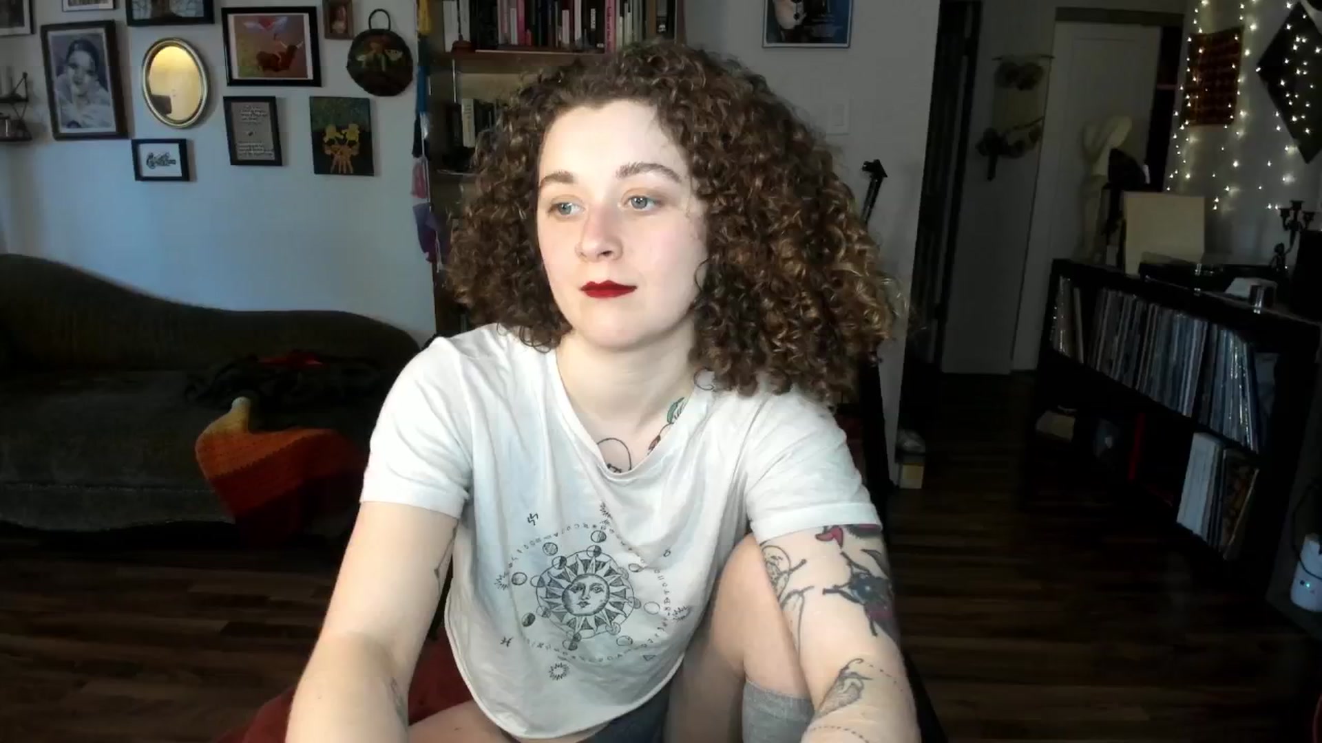 Gallery image thumbnail from PeachyQueen_'s myfreecams stream on, 02/06/2025, 21:00 image 10 of 20