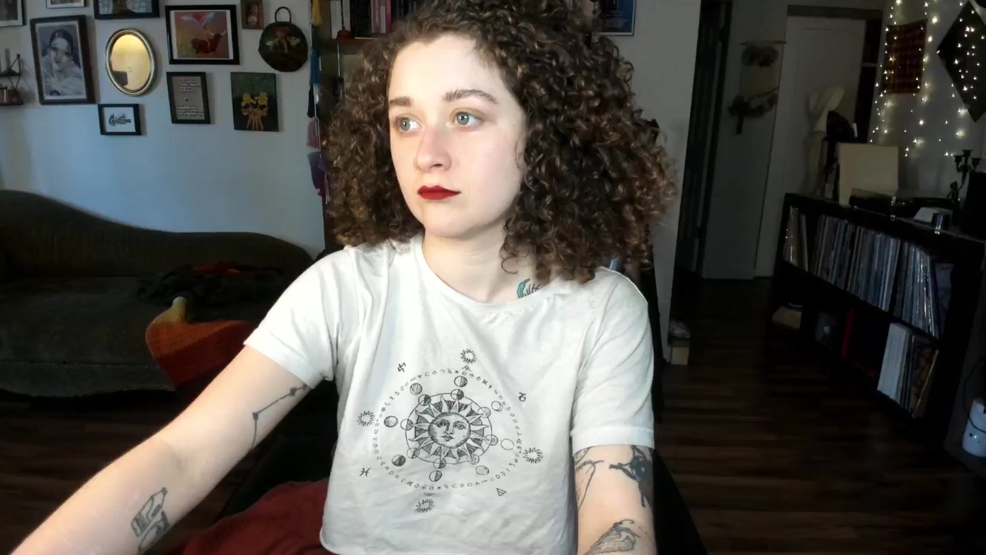 Gallery image thumbnail from PeachyQueen_'s myfreecams stream on, 02/06/2025, 21:00 image 3 of 20