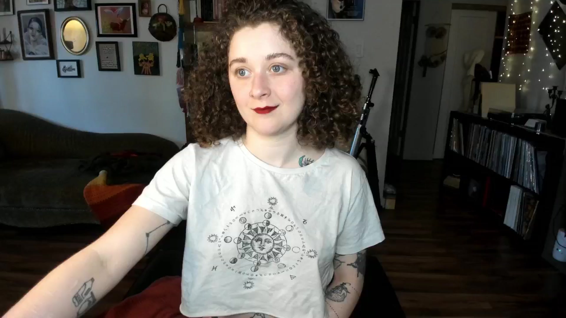 Gallery image thumbnail from PeachyQueen_'s myfreecams stream on, 02/06/2025, 21:00 image 2 of 20