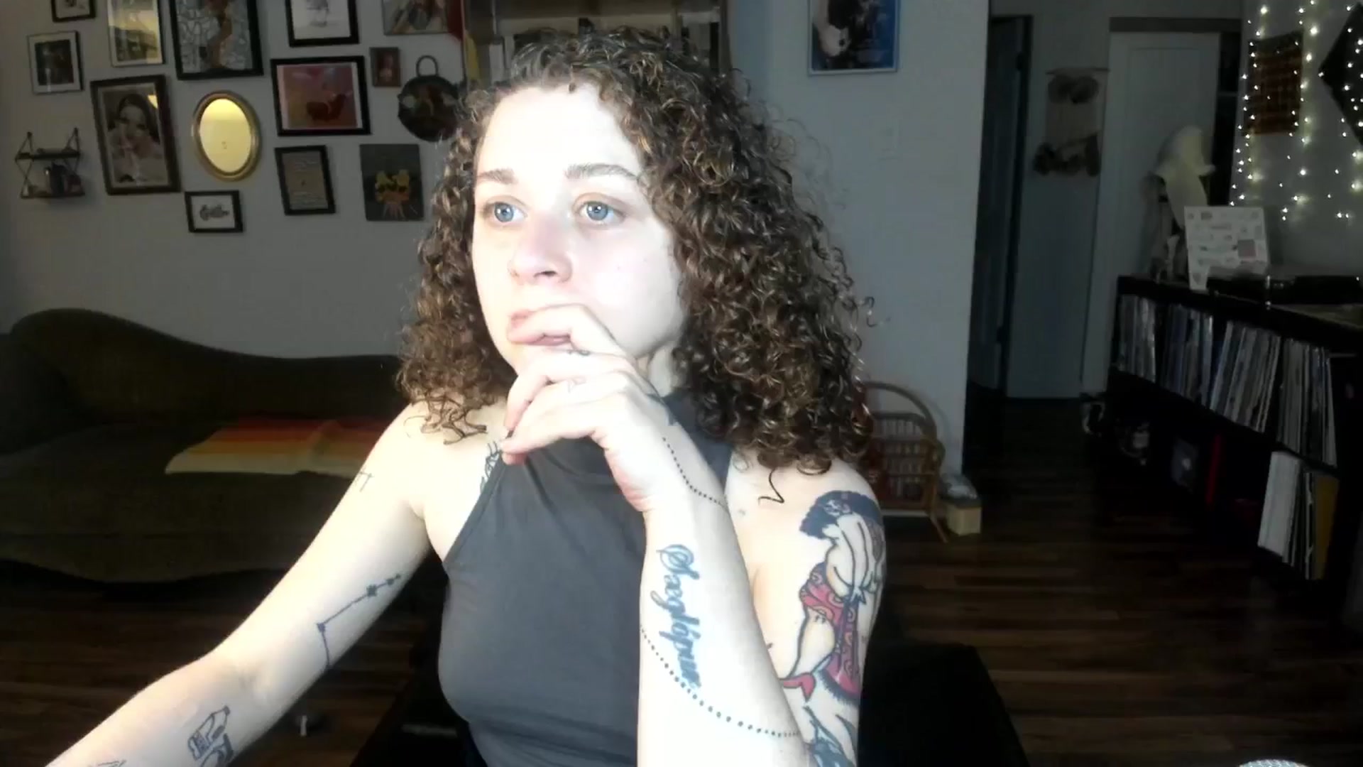 Gallery image thumbnail from PeachyQueen_'s myfreecams stream on, 02/20/2025, 21:20 image 5 of 20