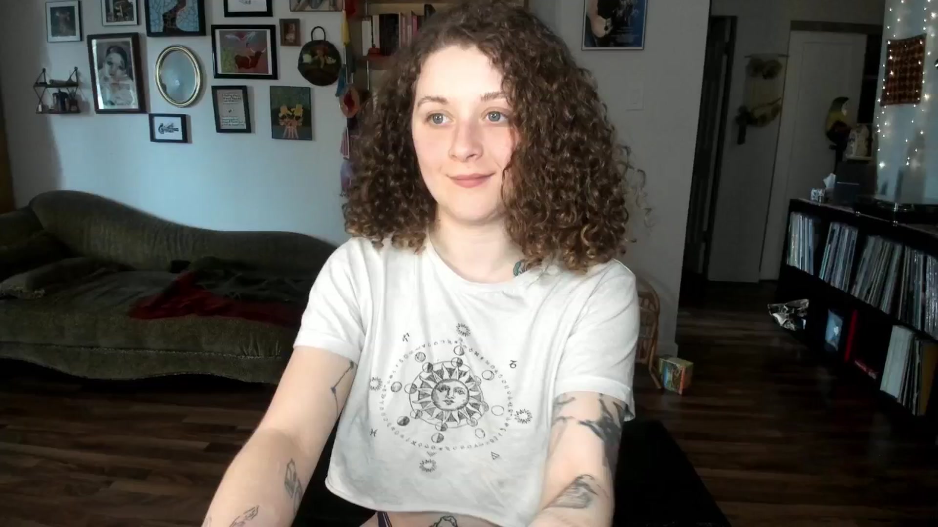 Gallery image thumbnail from PeachyQueen_'s myfreecams stream on, 02/26/2025, 21:44 image 4 of 20