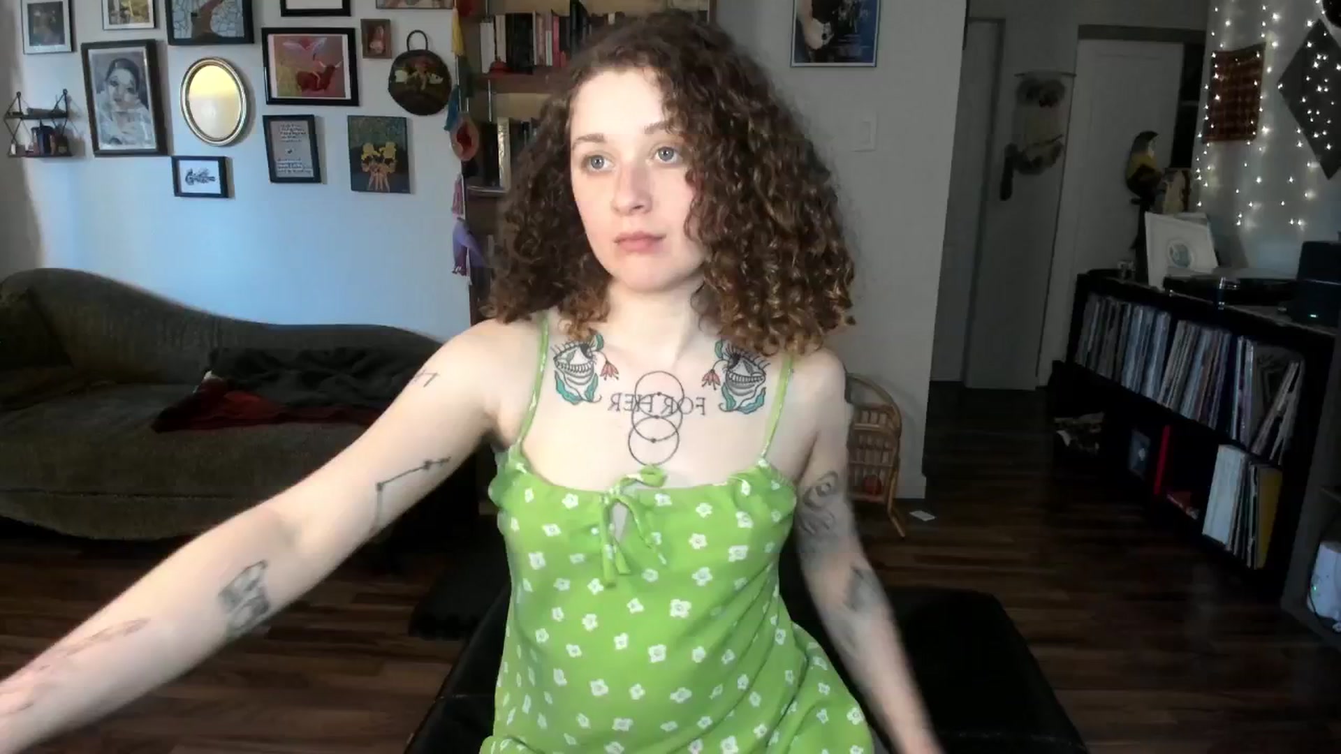 Gallery image thumbnail from PeachyQueen_'s myfreecams stream on, 02/27/2025, 20:15 image 15 of 20