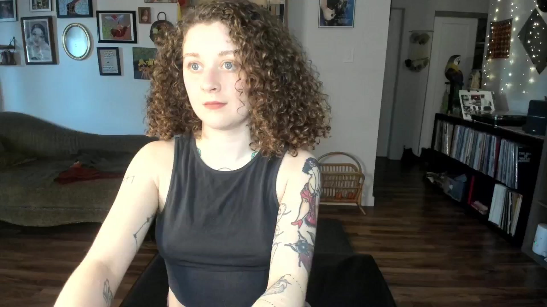 Gallery image thumbnail from PeachyQueen_'s myfreecams stream on, 03/03/2025, 21:48 image 4 of 20