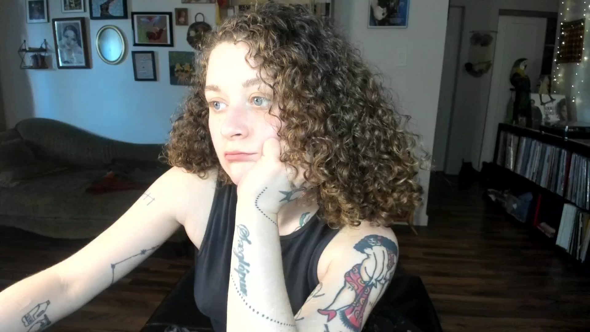 Gallery image thumbnail from PeachyQueen_'s myfreecams stream on, 03/03/2025, 21:48 image 1 of 20
