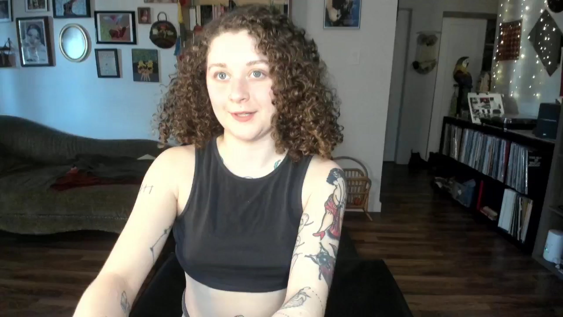 Gallery image thumbnail from PeachyQueen_'s myfreecams stream on, 03/03/2025, 21:48 image 13 of 20