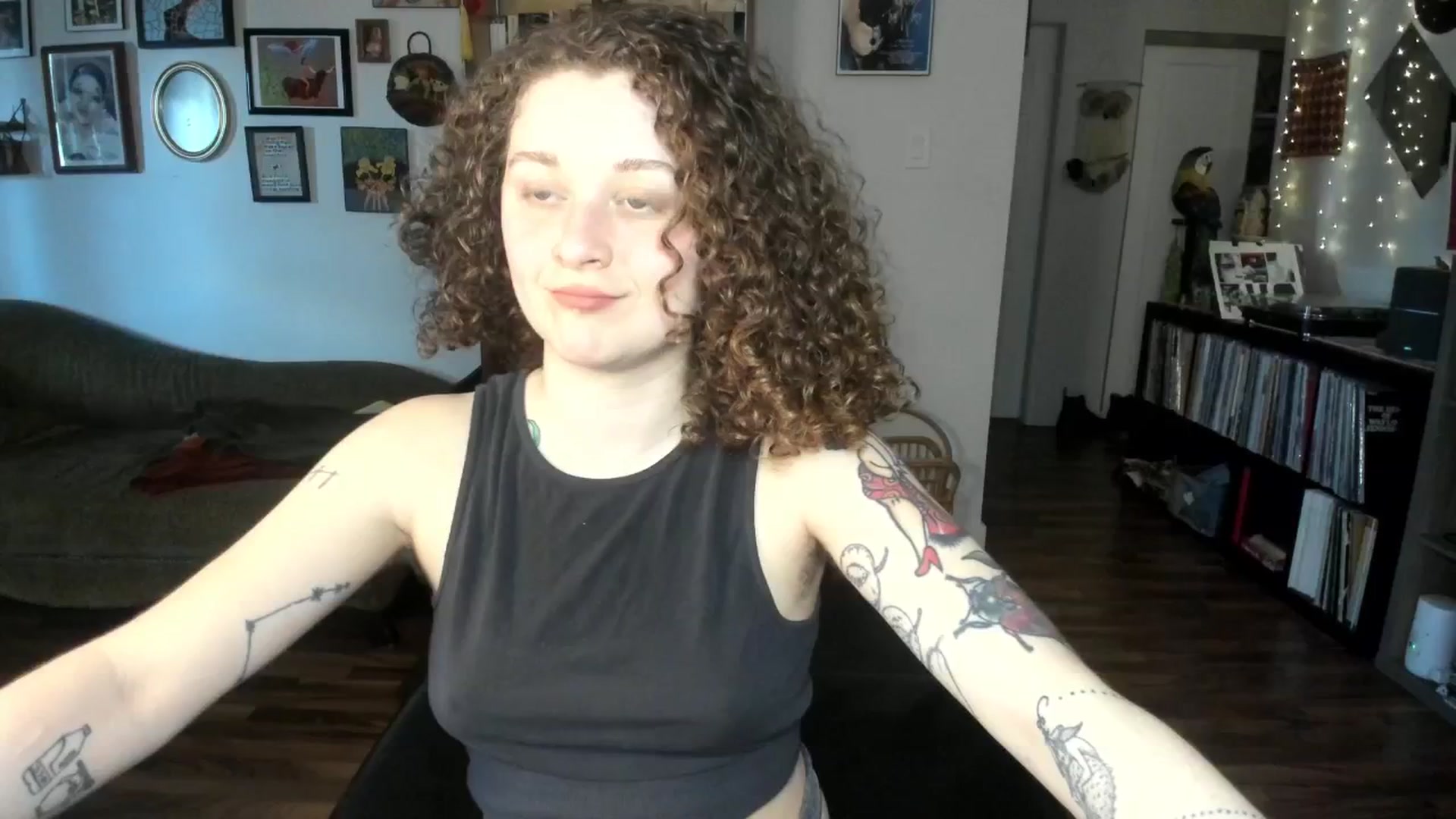 Gallery image thumbnail from PeachyQueen_'s myfreecams stream on, 03/03/2025, 21:48 image 8 of 20