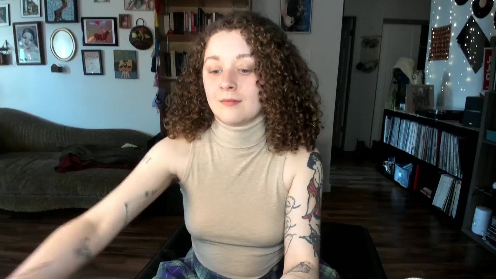 Gallery image thumbnail from PeachyQueen_'s myfreecams stream on, 03/05/2025, 17:40 image 14 of 20