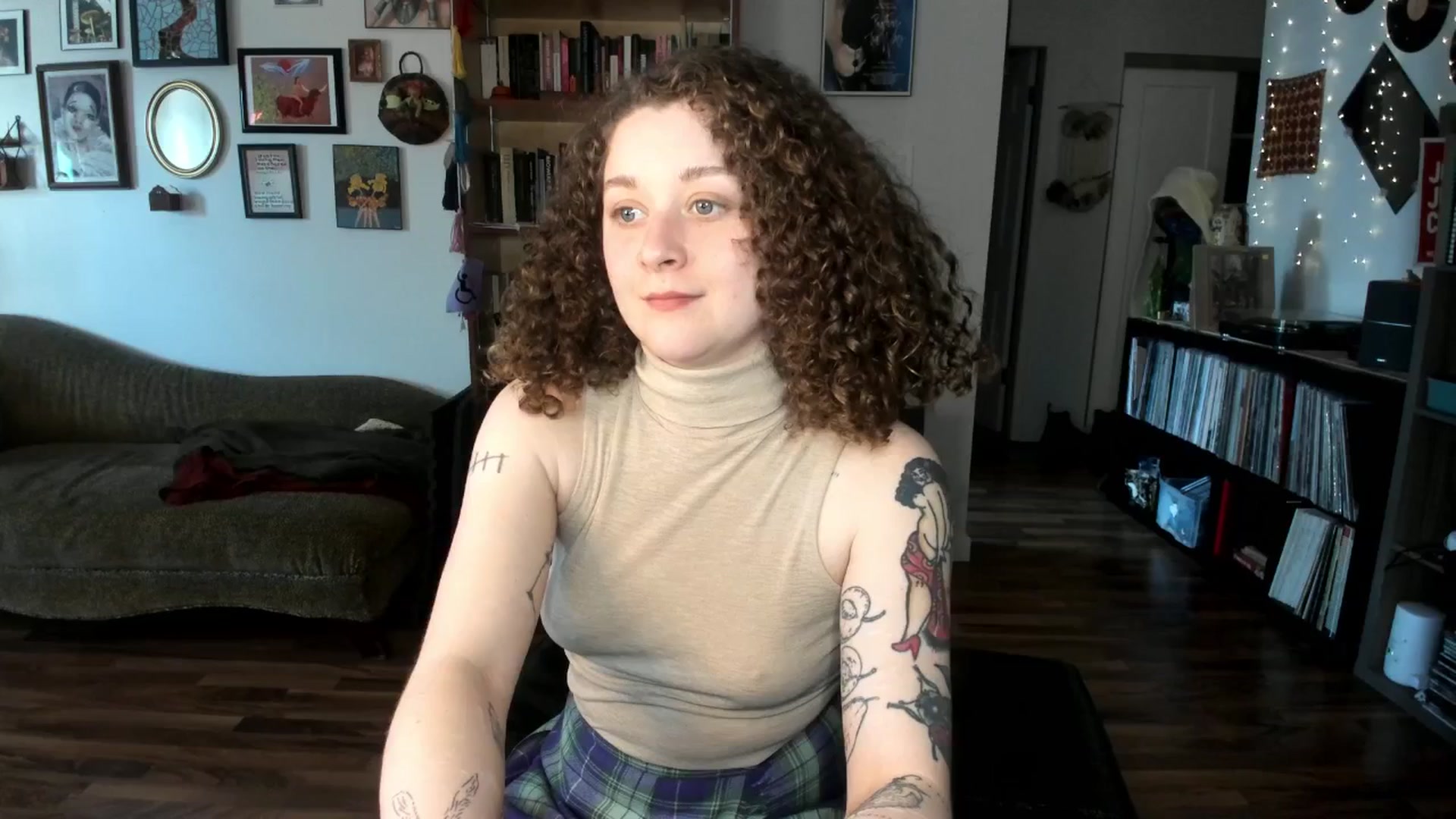 Gallery image thumbnail from PeachyQueen_'s myfreecams stream on, 03/05/2025, 17:40 image 18 of 20