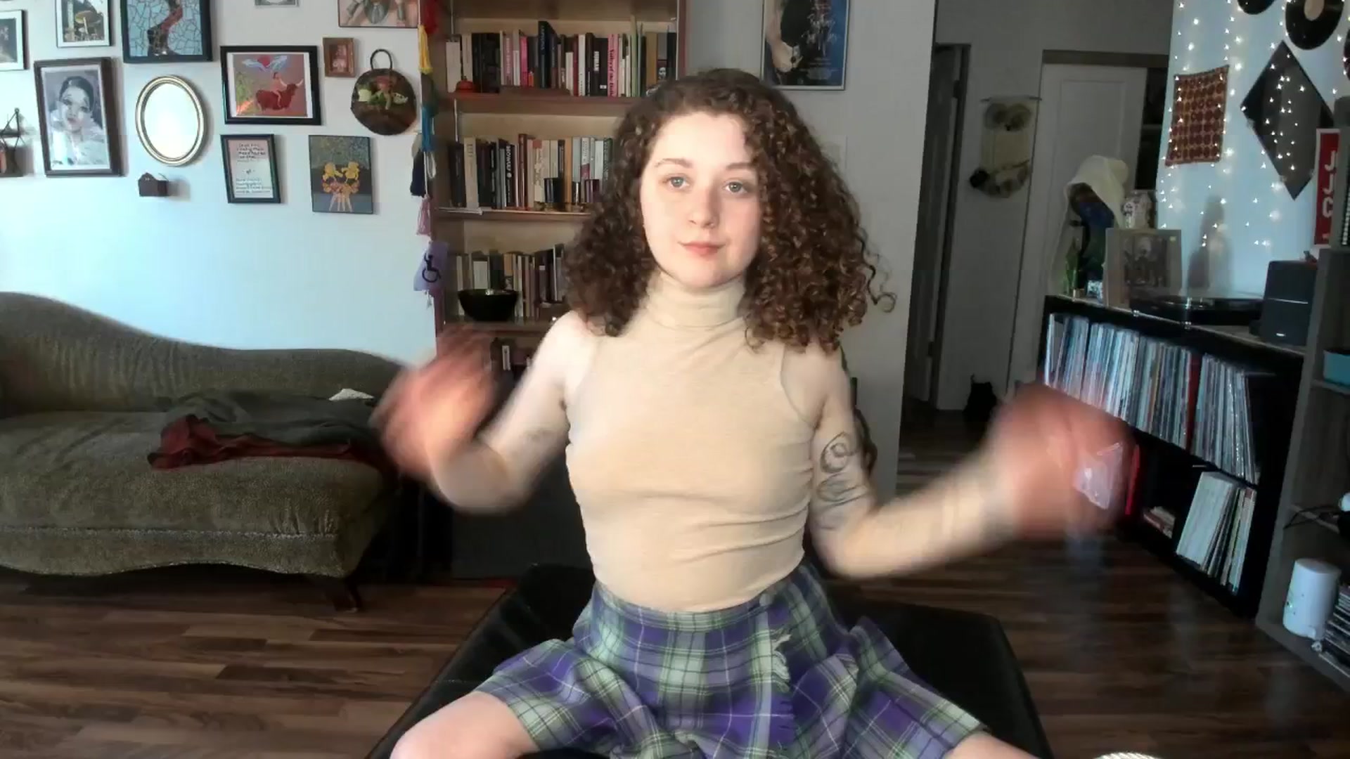 Gallery image thumbnail from PeachyQueen_'s myfreecams stream on, 03/05/2025, 17:40 image 15 of 20