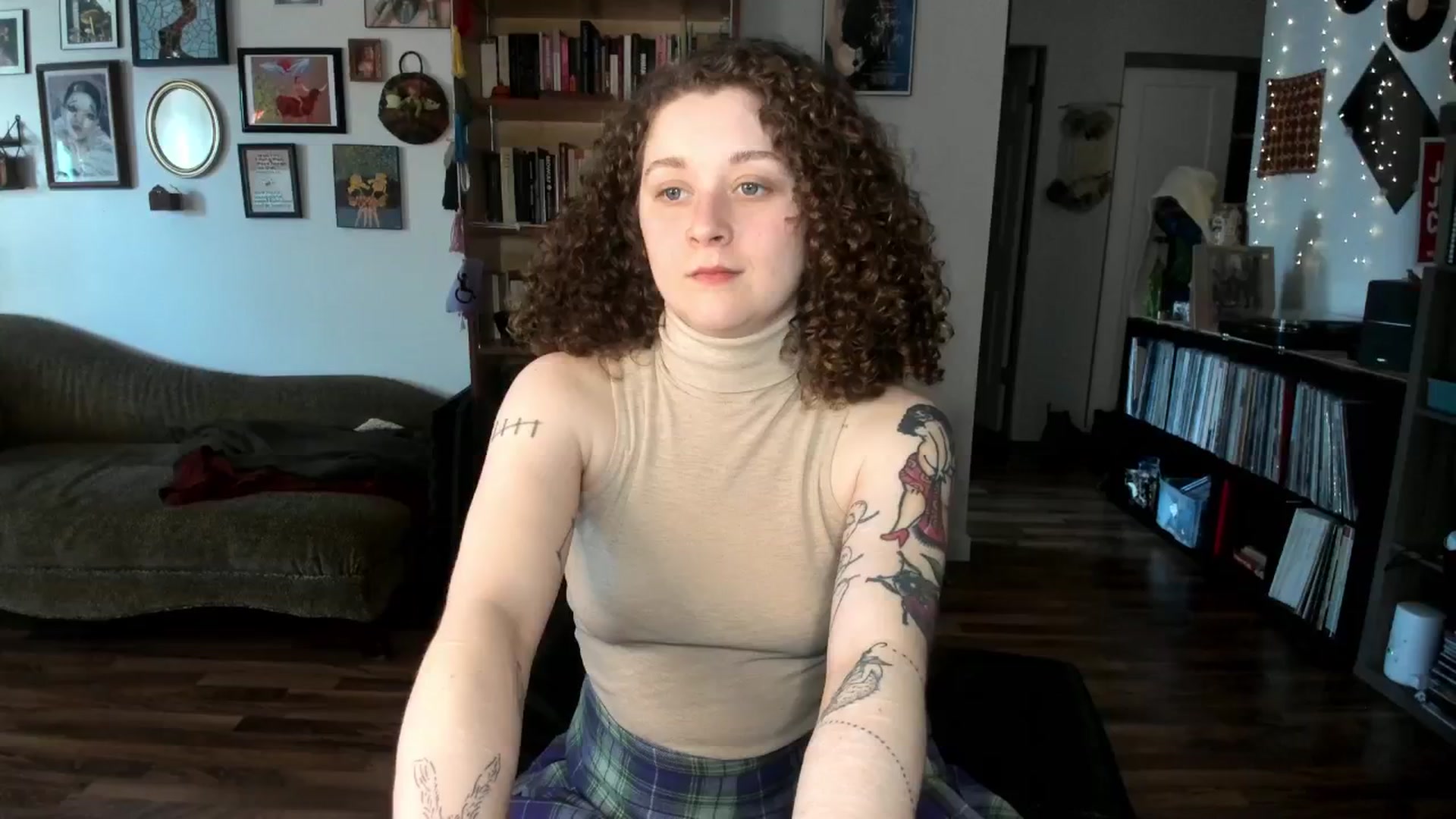 Gallery image thumbnail from PeachyQueen_'s myfreecams stream on, 03/05/2025, 17:40 image 17 of 20