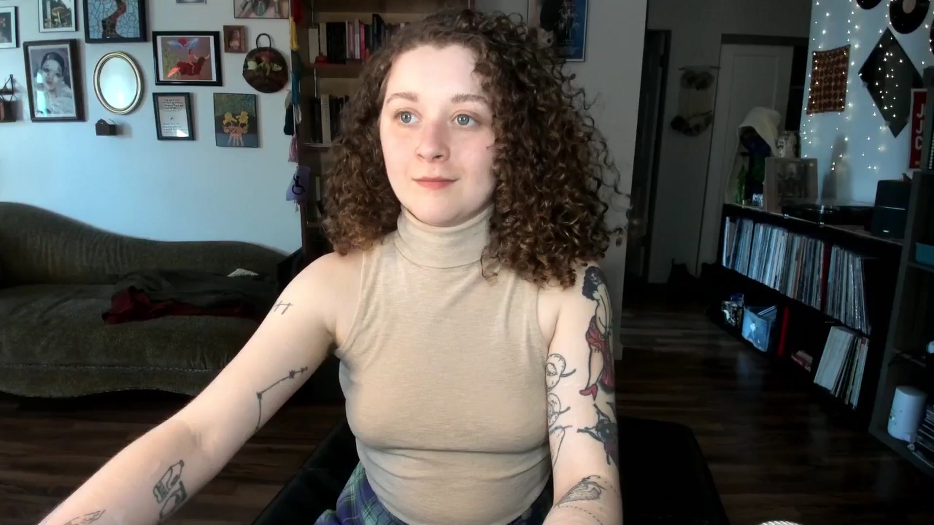 Gallery image thumbnail from PeachyQueen_'s myfreecams stream on, 03/05/2025, 17:40 image 11 of 20