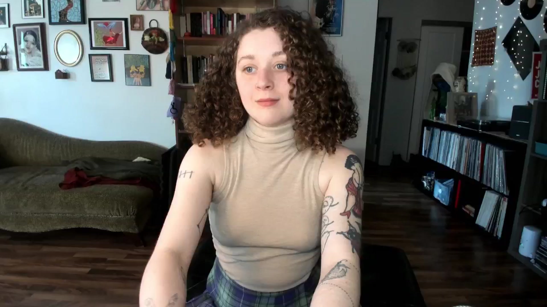 Gallery image thumbnail from PeachyQueen_'s myfreecams stream on, 03/05/2025, 17:40 image 1 of 20