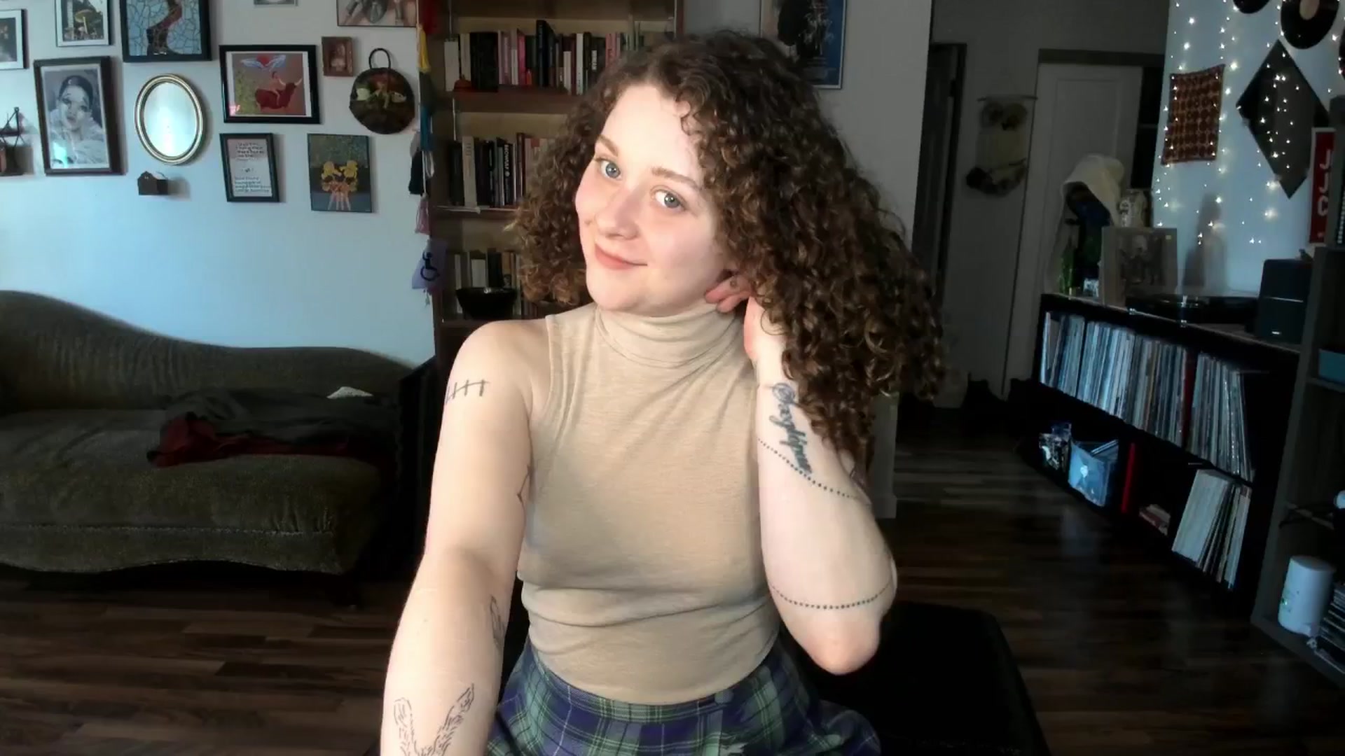 Gallery image thumbnail from PeachyQueen_'s myfreecams stream on, 03/05/2025, 17:40 image 19 of 20