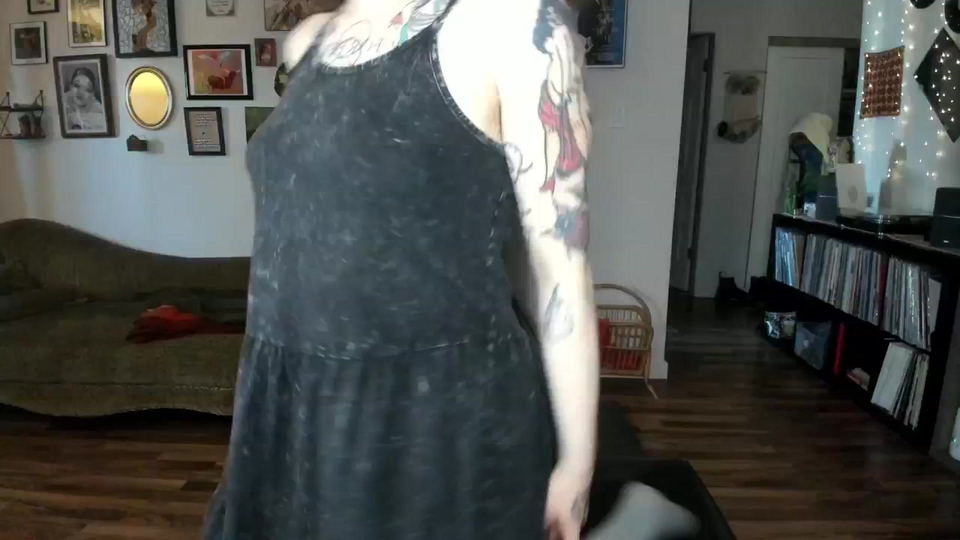 Gallery image thumbnail from PeachyQueen_'s myfreecams stream on, 03/06/2025, 22:34 image 6 of 20