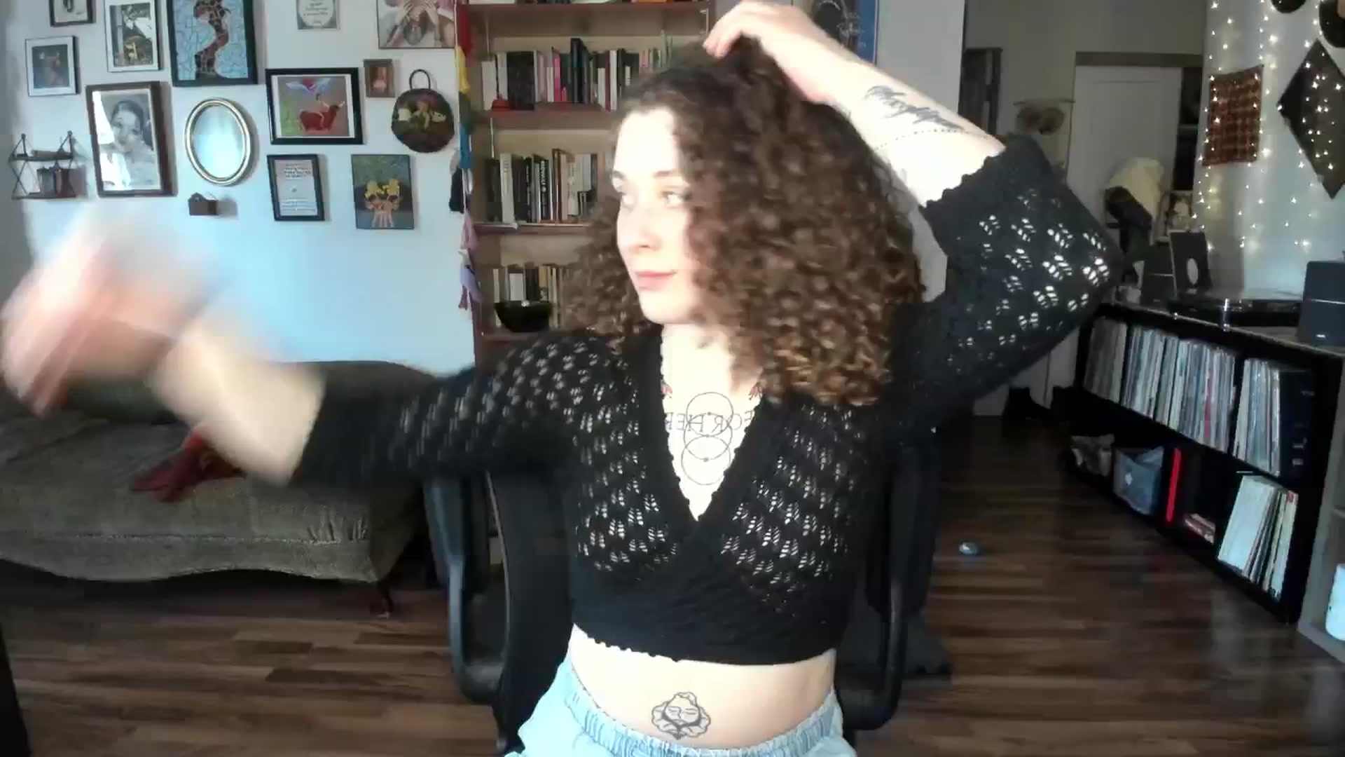 Gallery image thumbnail from PeachyQueen_'s myfreecams stream on, 03/07/2025, 21:08 image 8 of 20