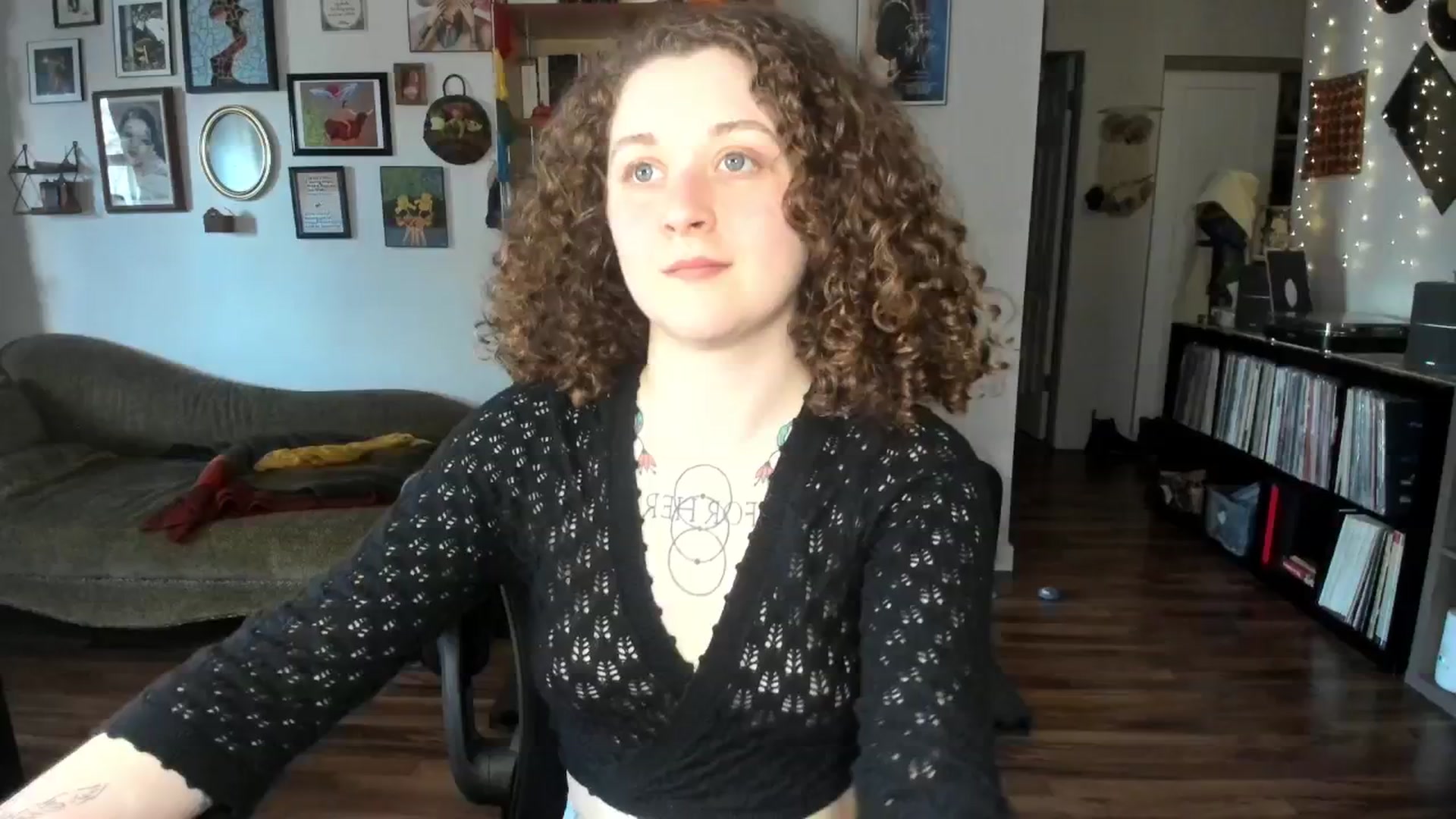 Gallery image thumbnail from PeachyQueen_'s myfreecams stream on, 03/07/2025, 21:08 image 15 of 20