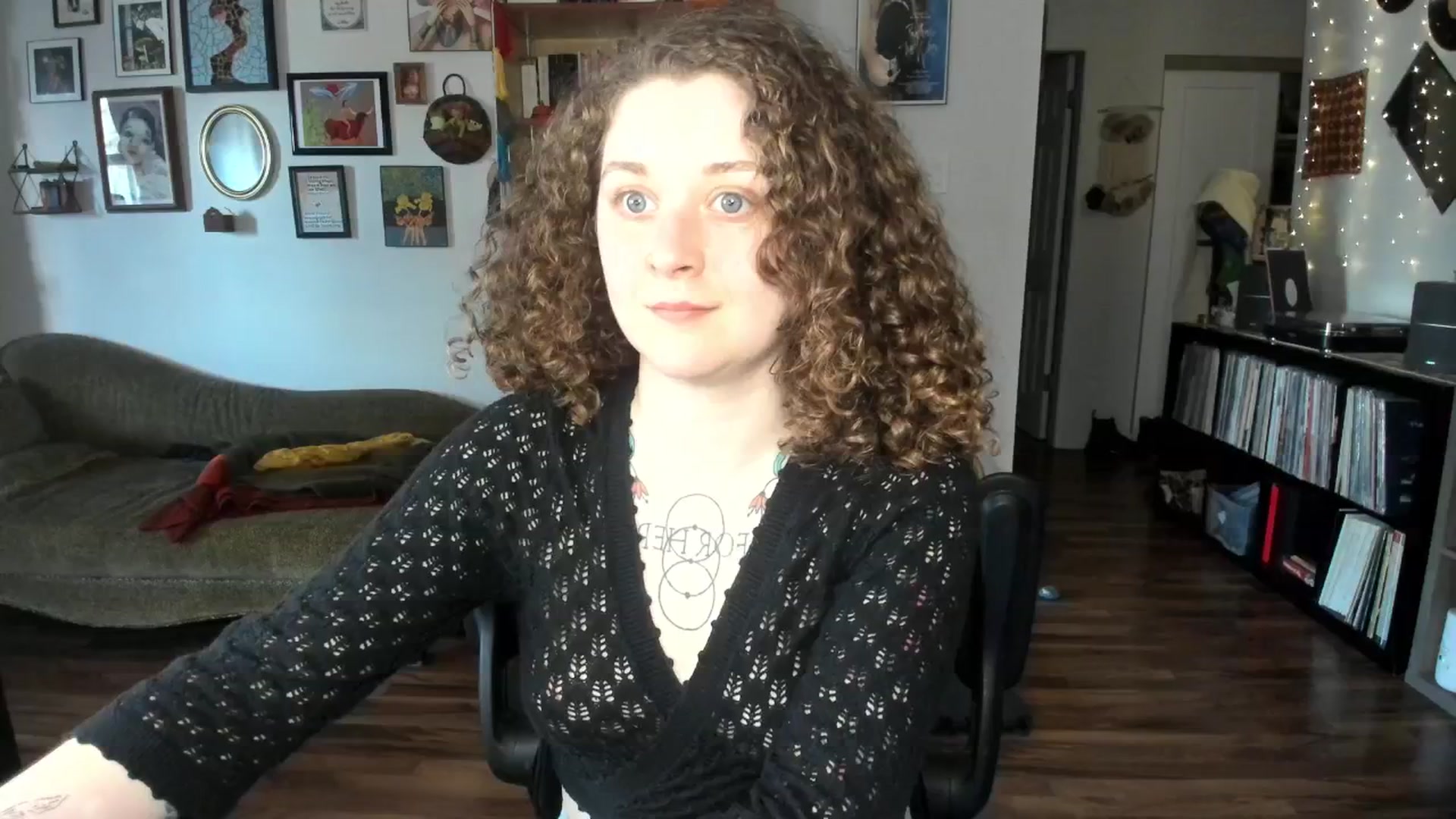 Gallery image thumbnail from PeachyQueen_'s myfreecams stream on, 03/07/2025, 21:08 image 18 of 20
