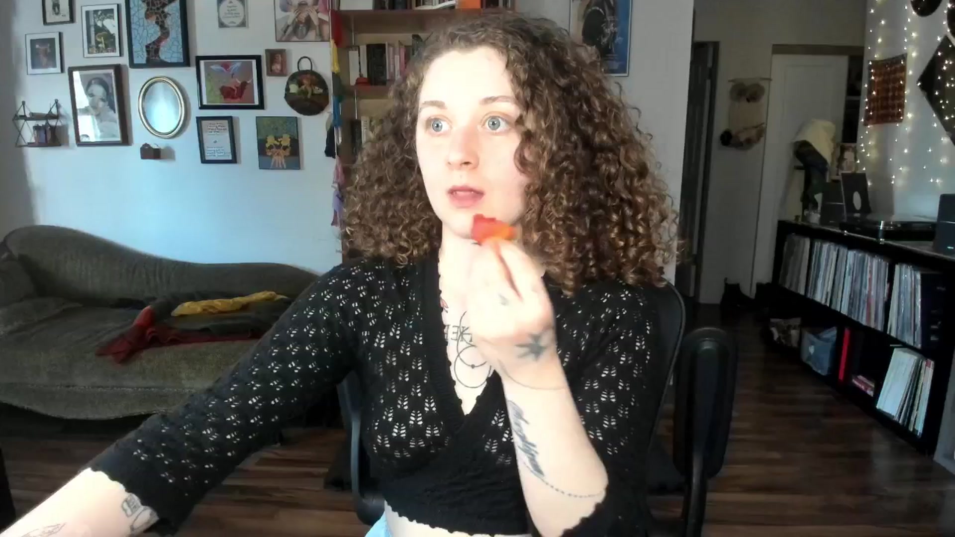 Gallery image thumbnail from PeachyQueen_'s myfreecams stream on, 03/07/2025, 21:08 image 1 of 20