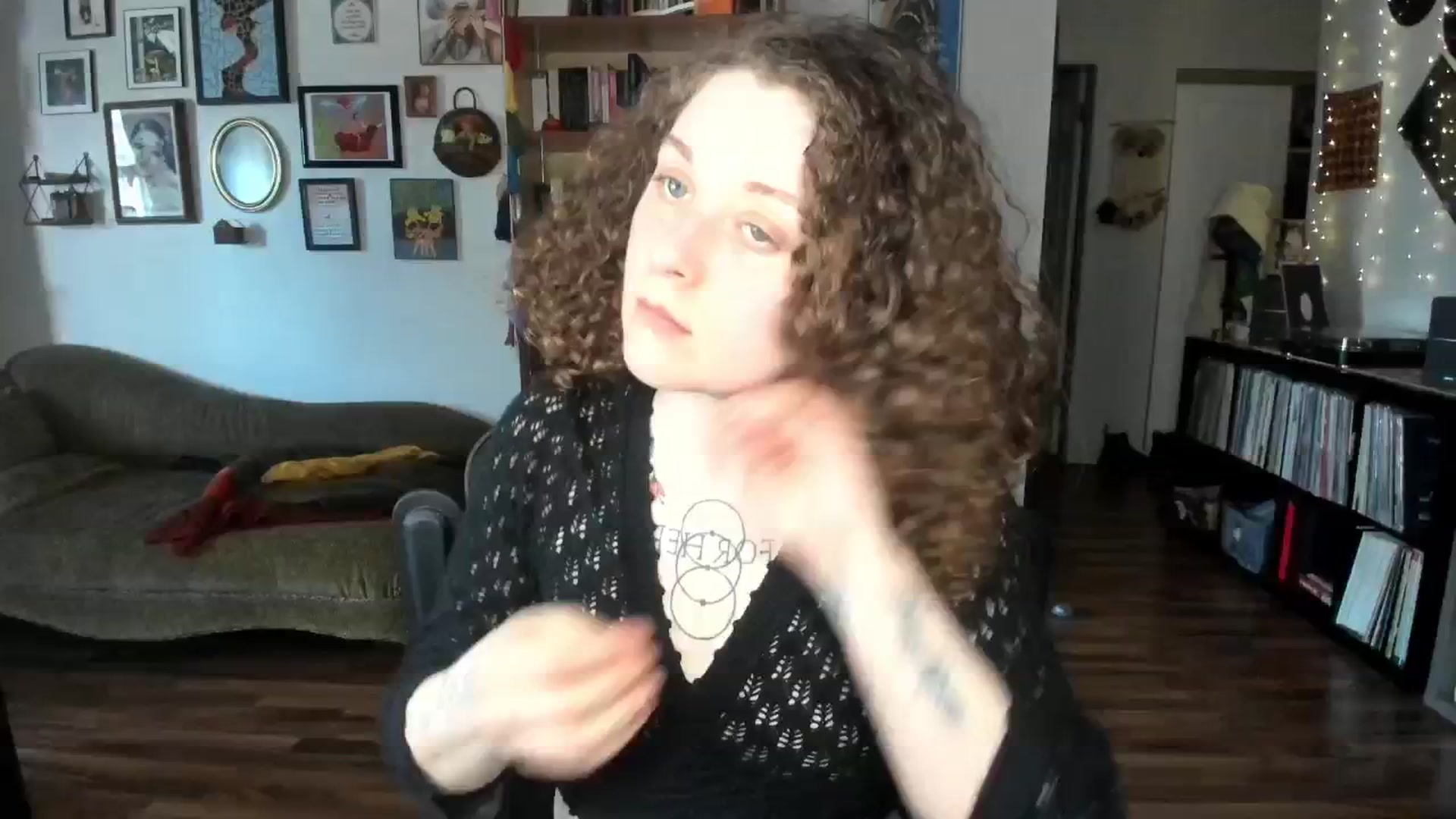 Gallery image thumbnail from PeachyQueen_'s myfreecams stream on, 03/07/2025, 21:08 image 6 of 20