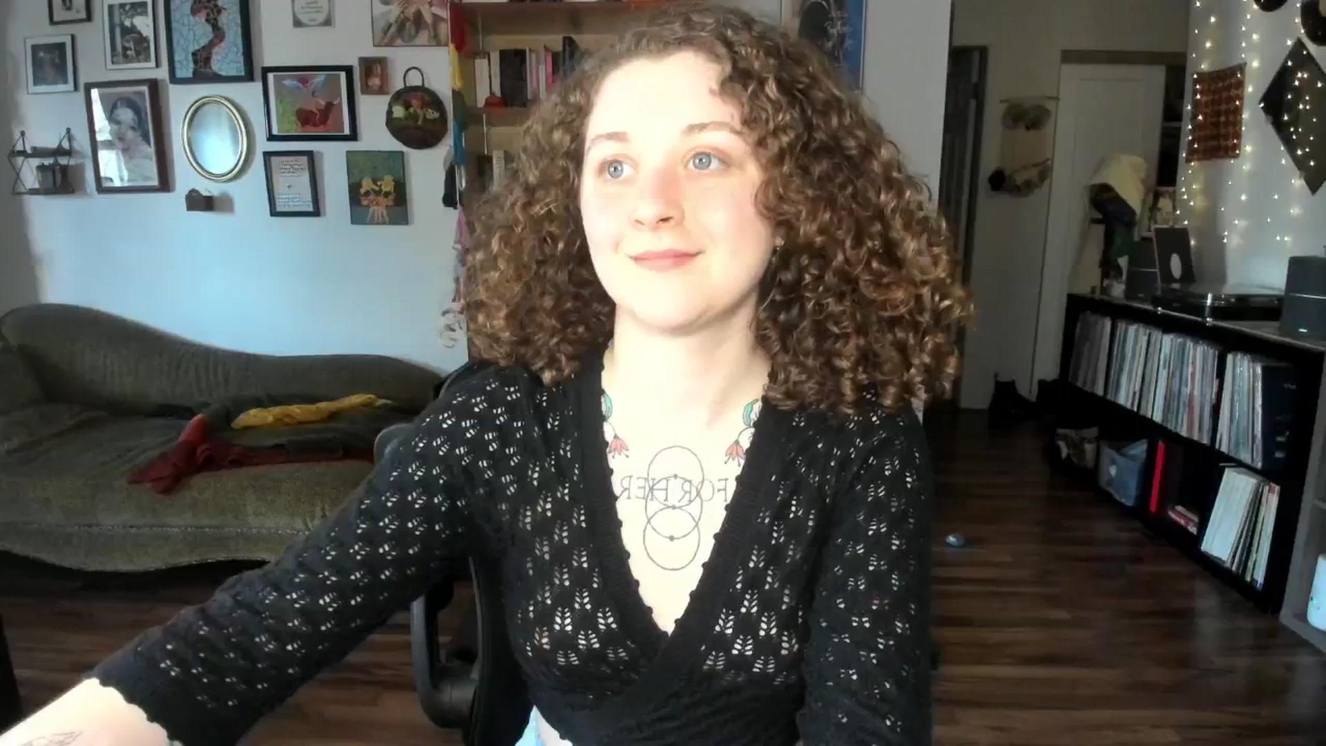 Gallery image thumbnail from PeachyQueen_'s myfreecams stream on, 03/07/2025, 21:08 image 16 of 20