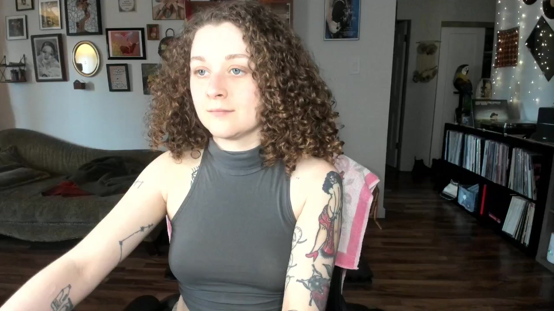 Gallery image thumbnail from PeachyQueen_'s myfreecams stream on, 03/10/2025, 22:54 image 2 of 20
