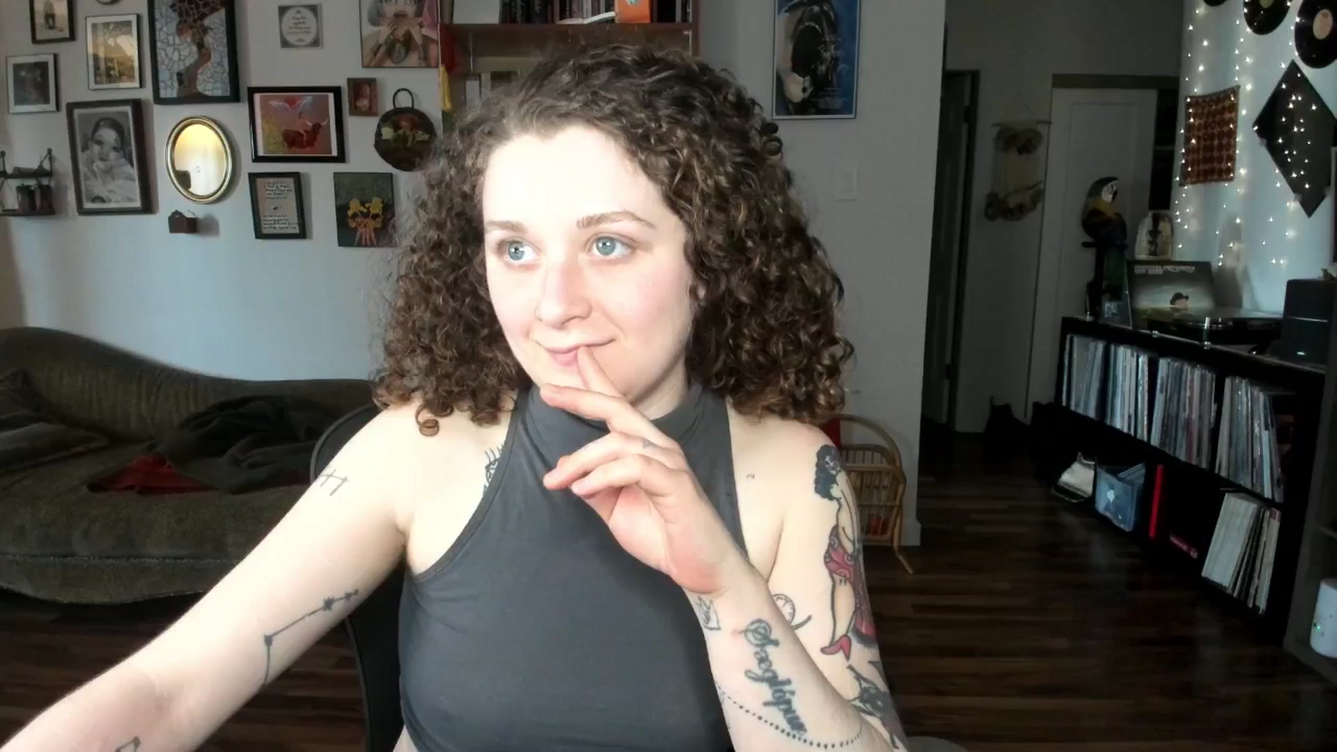 Gallery image thumbnail from PeachyQueen_'s myfreecams stream on, 03/10/2025, 22:54 image 10 of 20