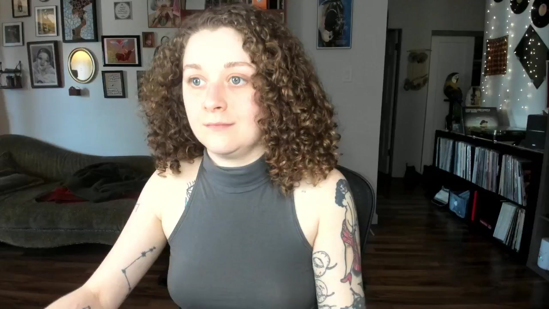 Gallery image thumbnail from PeachyQueen_'s myfreecams stream on, 03/10/2025, 22:54 image 6 of 20