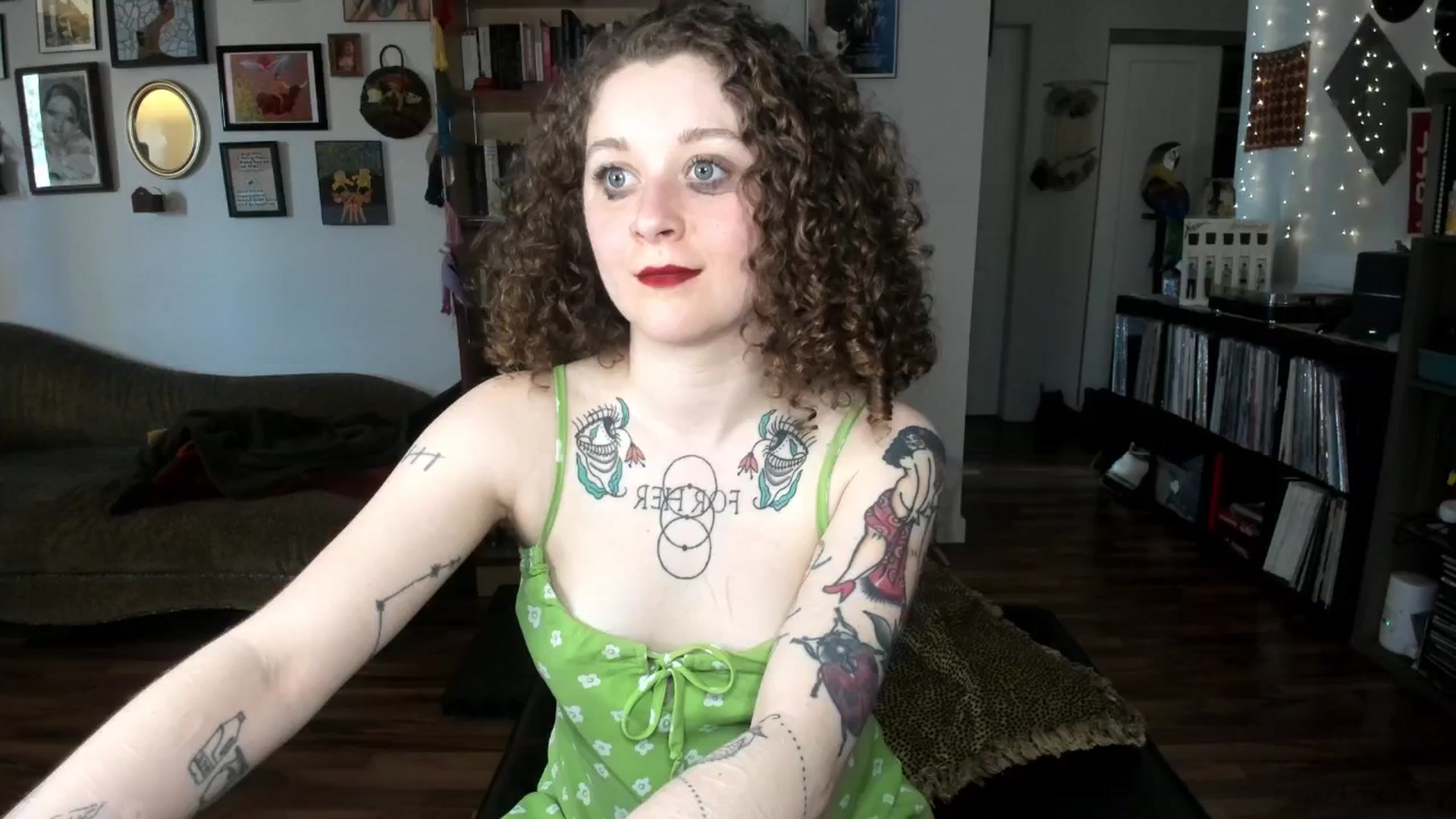 Gallery image thumbnail from PeachyQueen_'s myfreecams stream on, 03/11/2025, 20:41 image 11 of 20