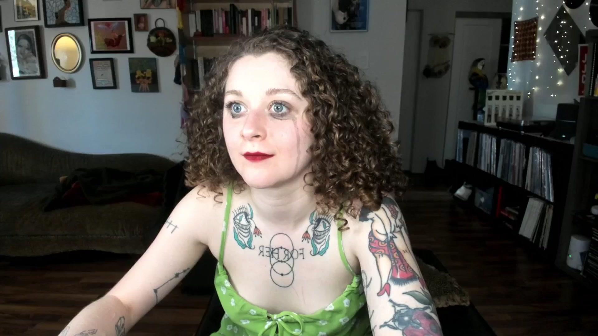 Gallery image thumbnail from PeachyQueen_'s myfreecams stream on, 03/11/2025, 20:41 image 12 of 20
