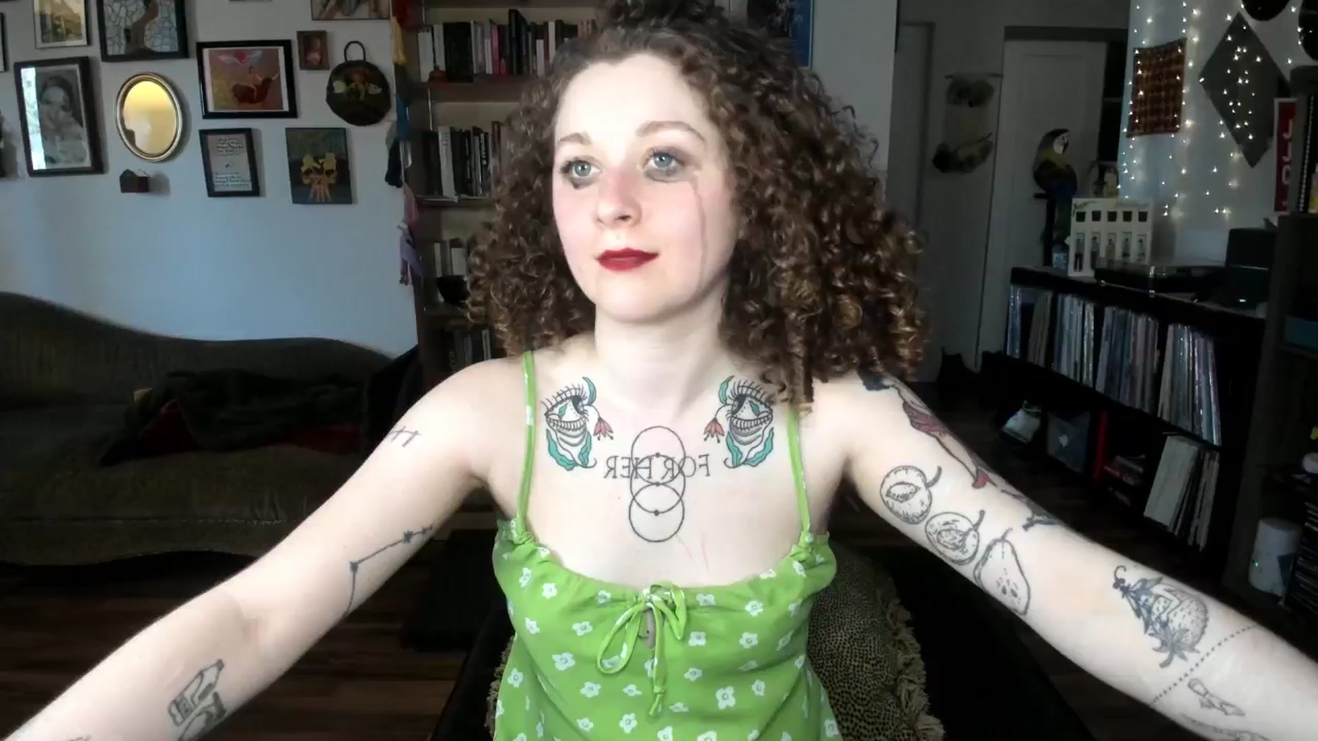 Gallery image thumbnail from PeachyQueen_'s myfreecams stream on, 03/11/2025, 20:41 image 4 of 20