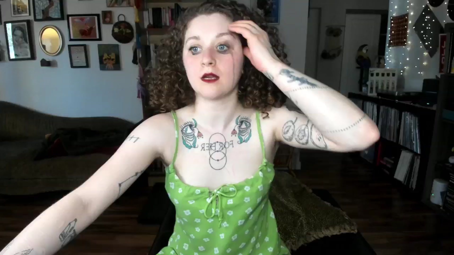 Gallery image thumbnail from PeachyQueen_'s myfreecams stream on, 03/11/2025, 20:41 image 10 of 20