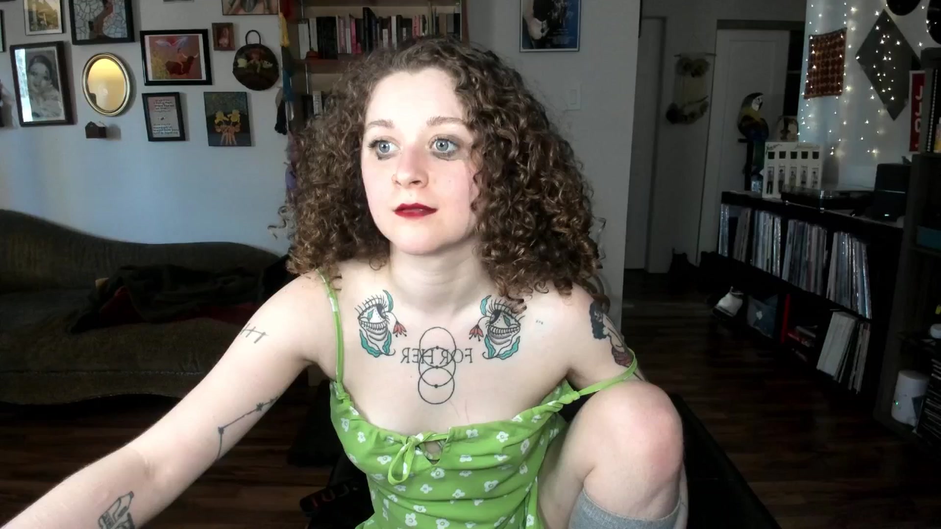 Gallery image thumbnail from PeachyQueen_'s myfreecams stream on, 03/11/2025, 20:41 image 19 of 20