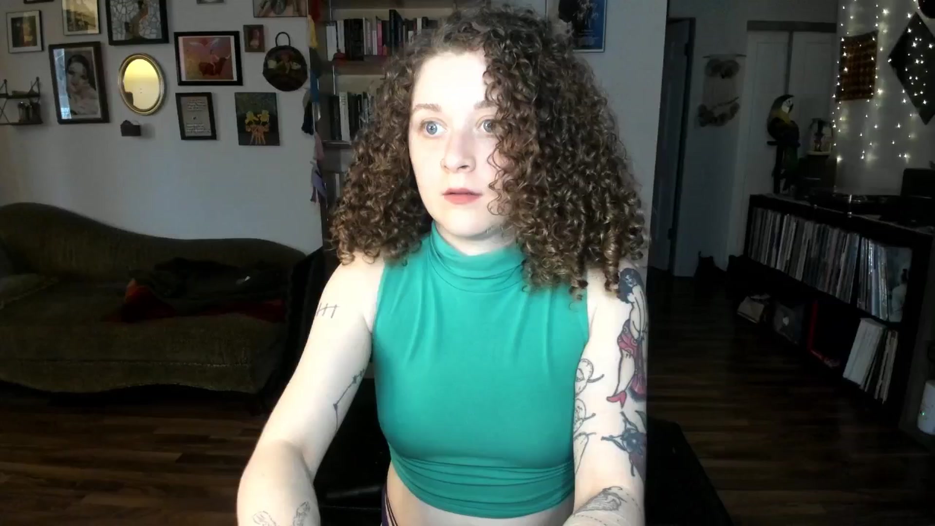 Gallery image thumbnail from PeachyQueen_'s myfreecams stream on, 03/12/2025, 17:46 image 9 of 20