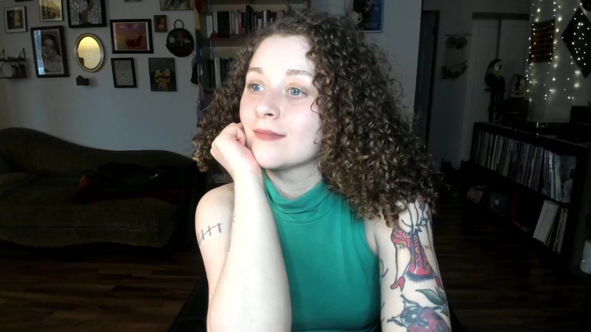 Gallery image thumbnail from PeachyQueen_'s myfreecams stream on, 03/12/2025, 17:46 image 14 of 20
