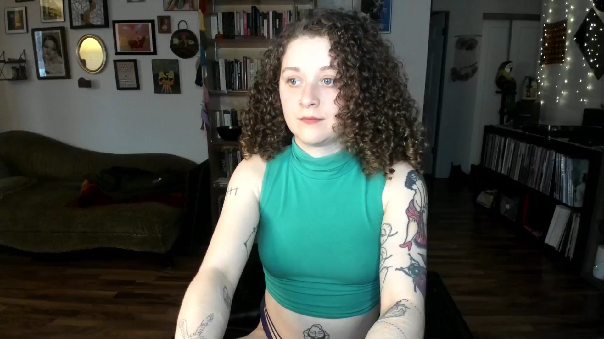 Gallery image thumbnail from PeachyQueen_'s myfreecams stream on, 03/12/2025, 17:46 image 6 of 20