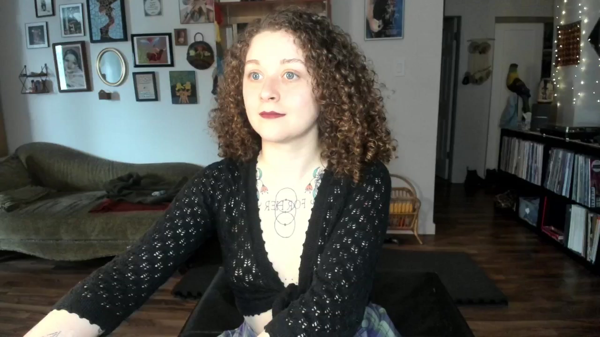 Gallery image thumbnail from PeachyQueen_'s myfreecams stream on, 03/17/2025, 18:14 image 19 of 20