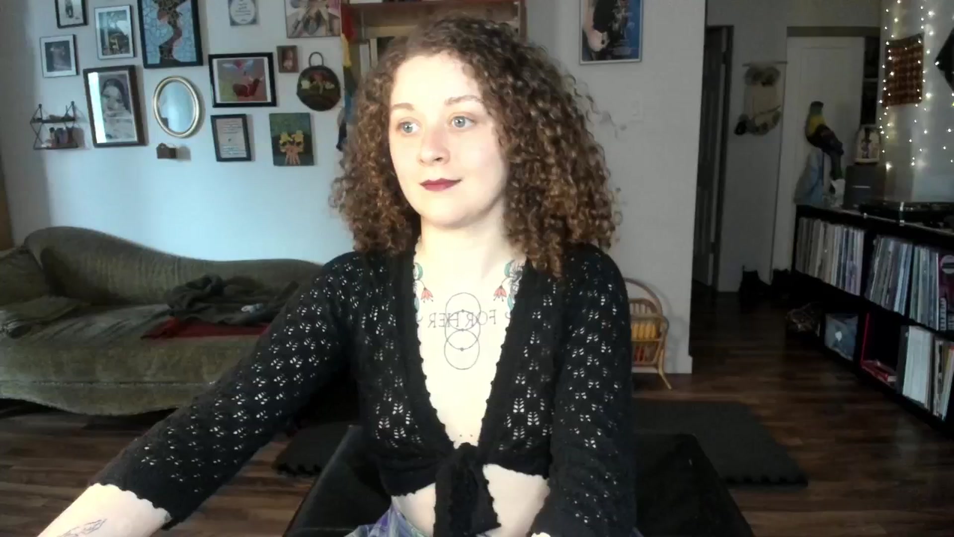 Gallery image thumbnail from PeachyQueen_'s myfreecams stream on, 03/17/2025, 18:14 image 18 of 20