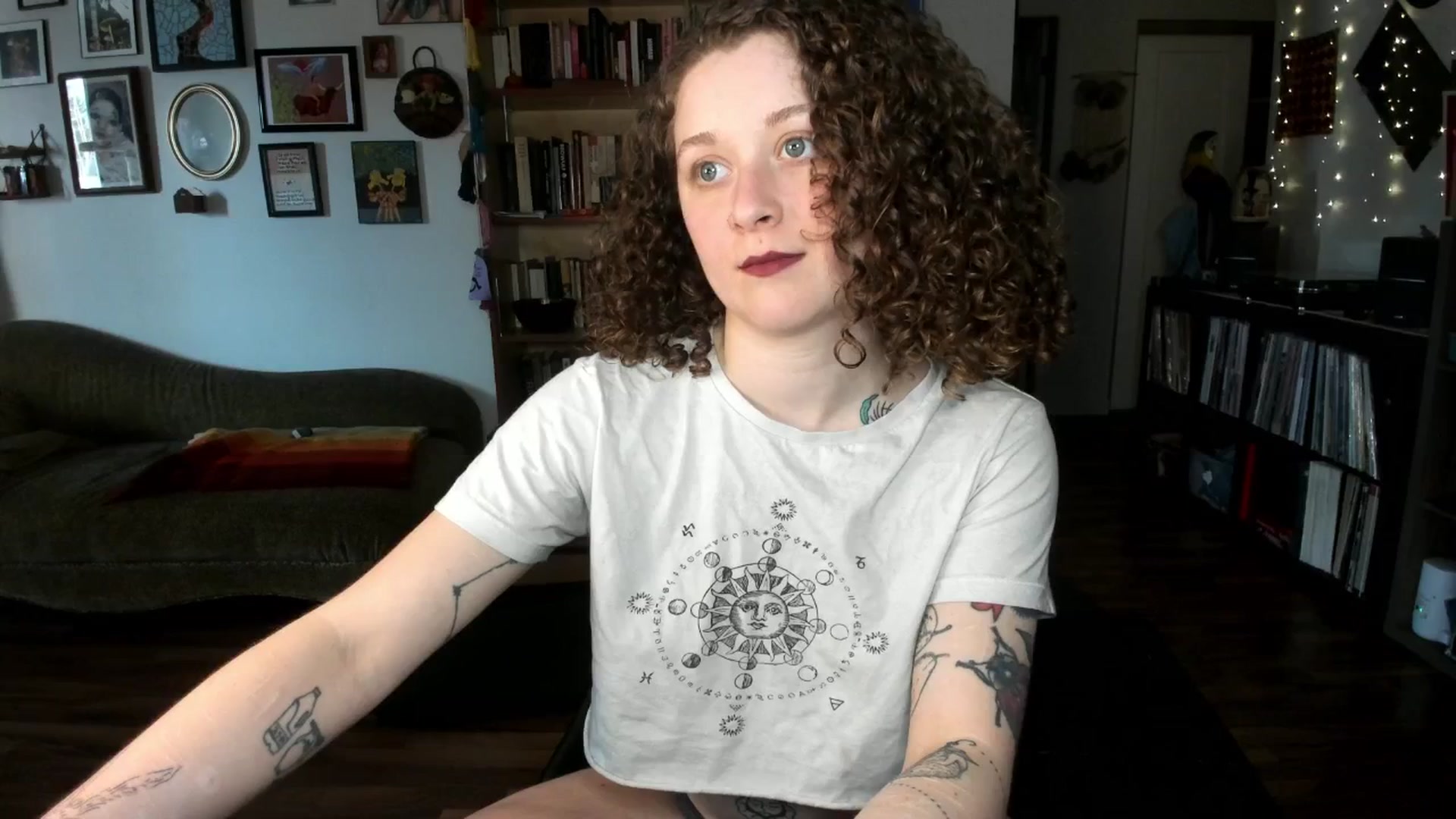 Gallery image thumbnail from PeachyQueen_'s myfreecams stream on, 03/21/2025, 20:37 image 3 of 20