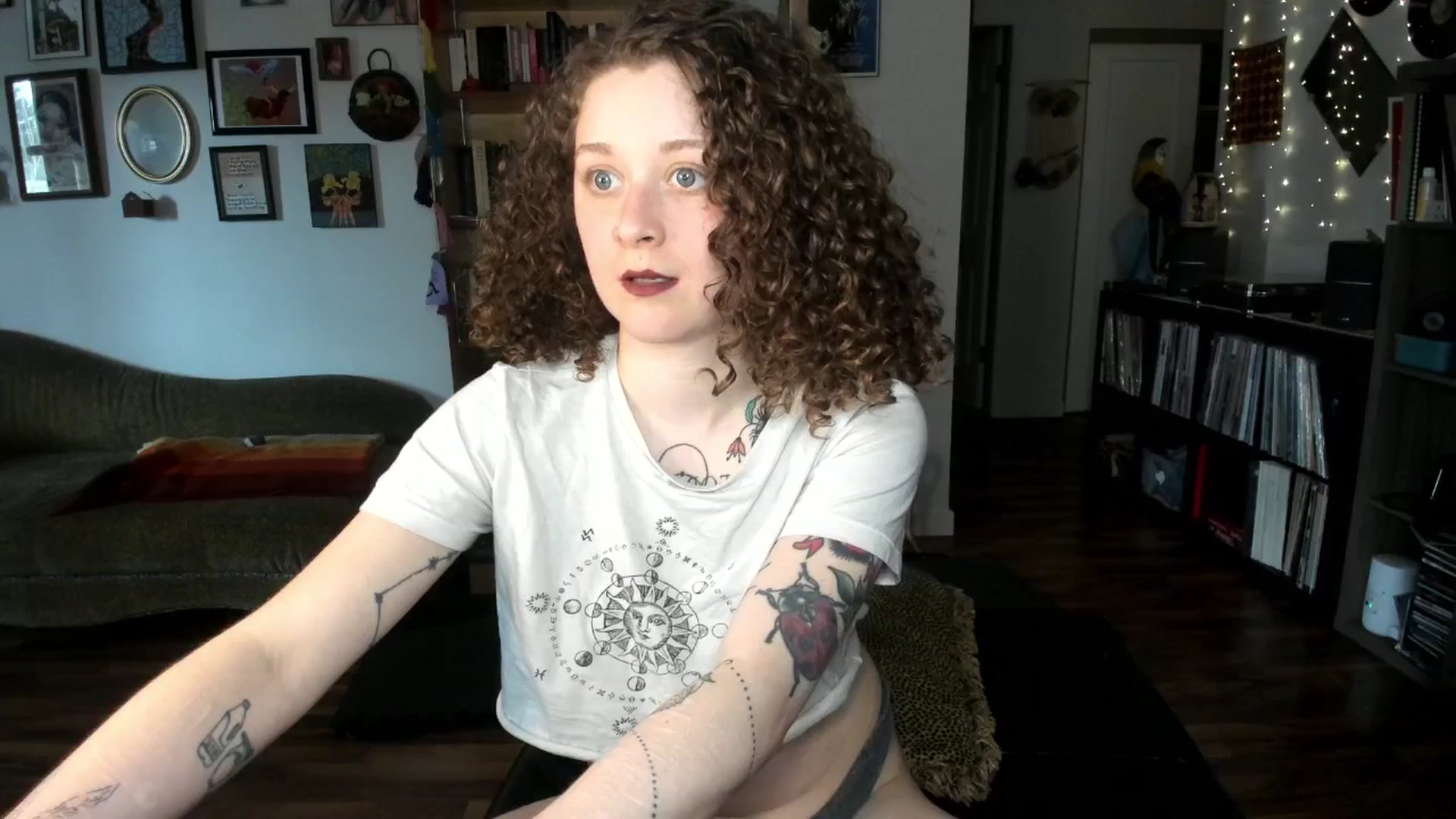 Gallery image thumbnail from PeachyQueen_'s myfreecams stream on, 03/21/2025, 20:37 image 16 of 20