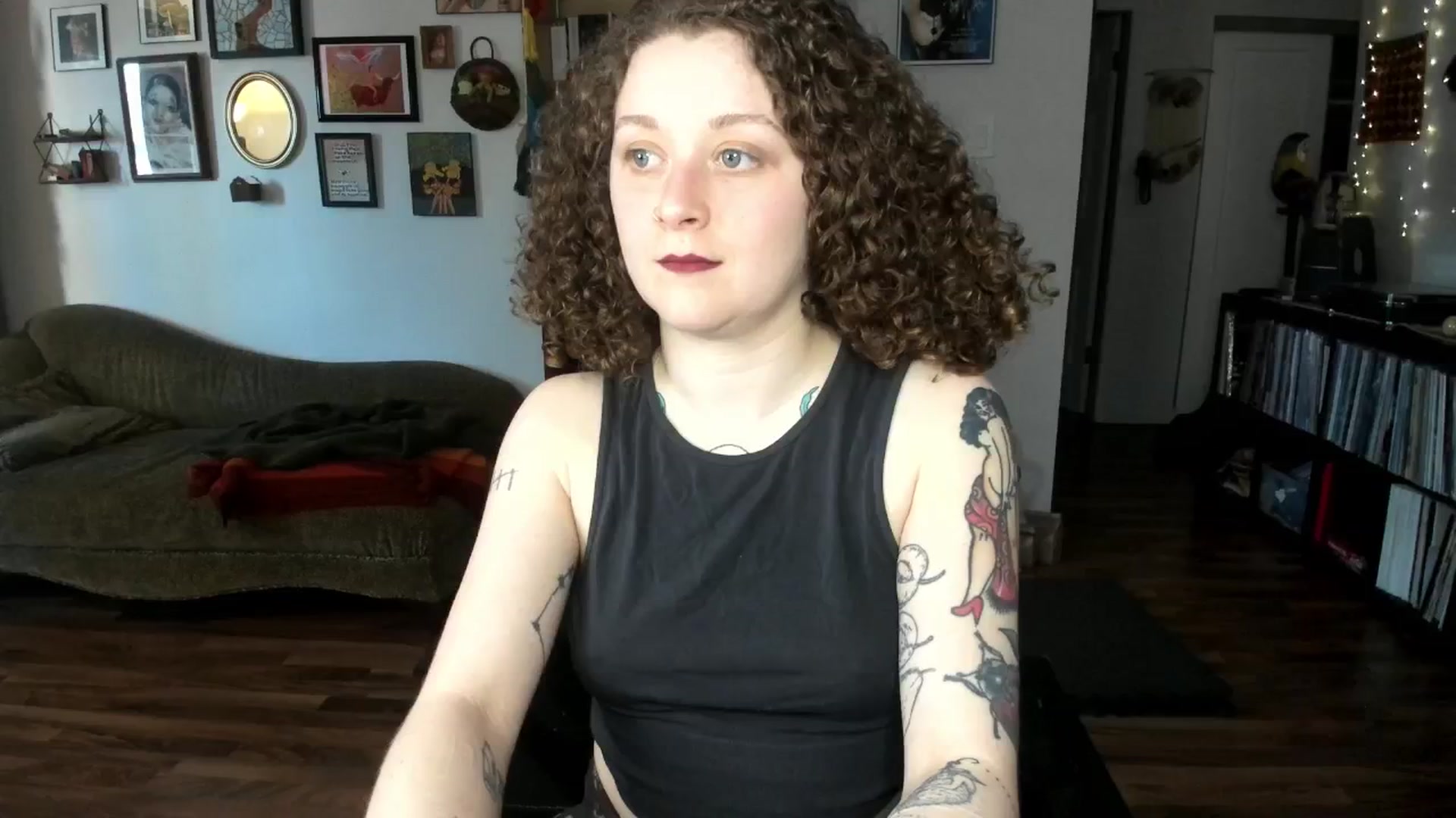 Gallery image thumbnail from PeachyQueen_'s myfreecams stream on, 04/02/2025, 19:57 image 5 of 20