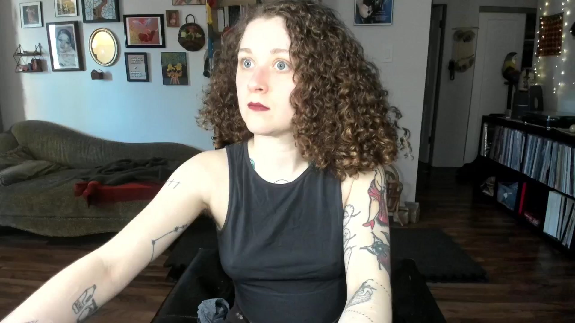 Gallery image thumbnail from PeachyQueen_'s myfreecams stream on, 04/02/2025, 19:57 image 1 of 20