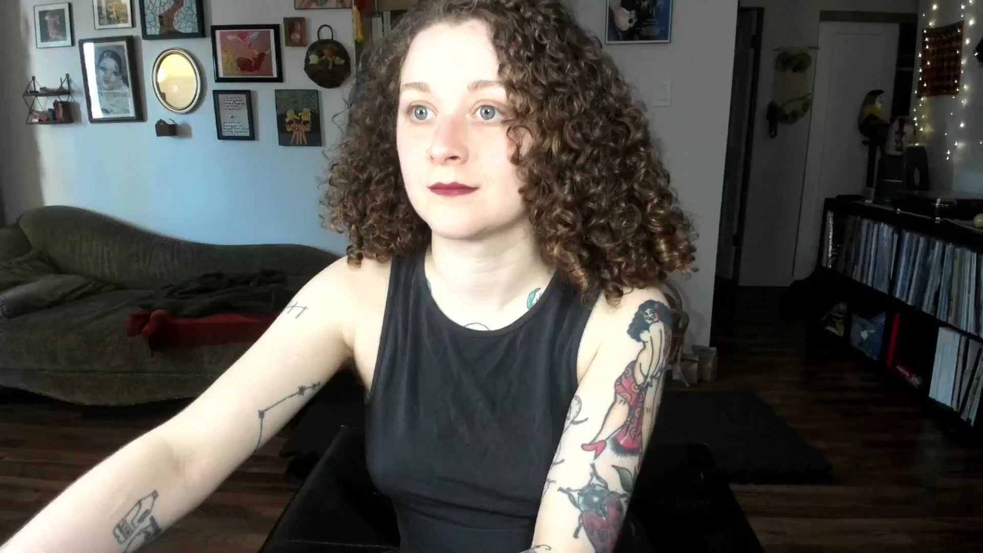 Gallery image thumbnail from PeachyQueen_'s myfreecams stream on, 04/02/2025, 19:57 image 3 of 20