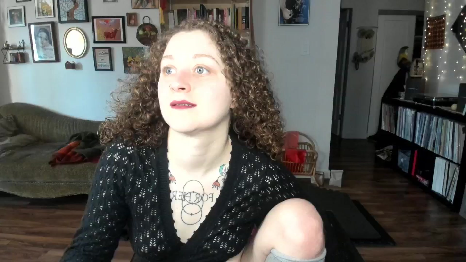 Gallery image thumbnail from PeachyQueen_'s myfreecams stream on, 04/03/2025, 18:09 image 8 of 20
