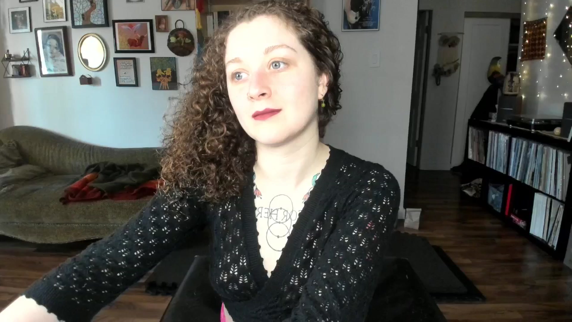 Gallery image thumbnail from PeachyQueen_'s myfreecams stream on, 04/03/2025, 18:09 image 6 of 20