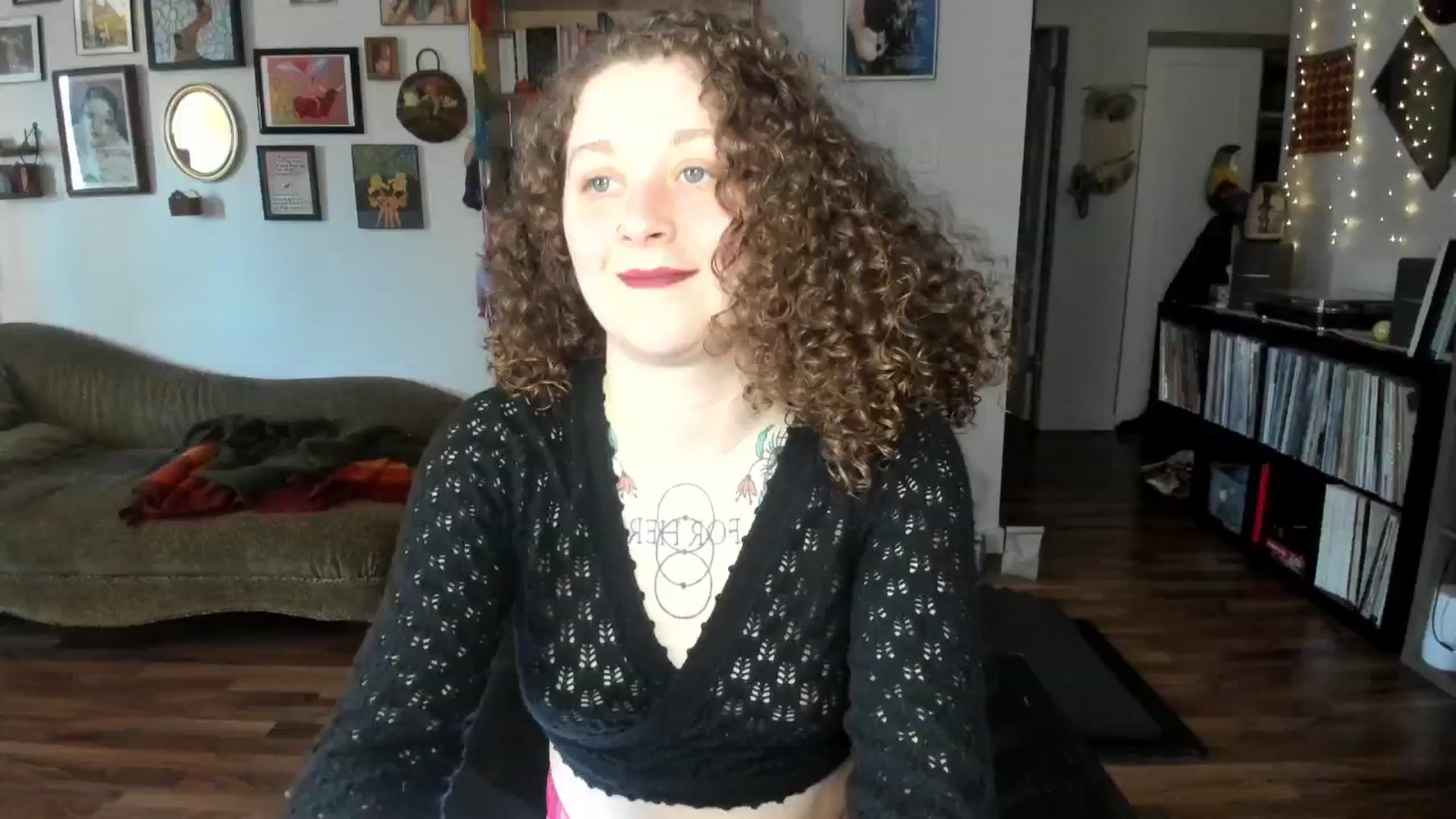Gallery image thumbnail from PeachyQueen_'s myfreecams stream on, 04/03/2025, 18:09 image 18 of 20